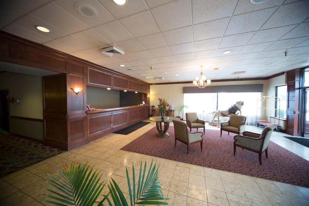 Boarders Inn And Suites - Marion Exterior photo